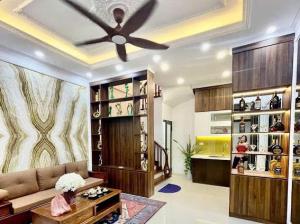 Bán nhà Giang Biên - Long Biên